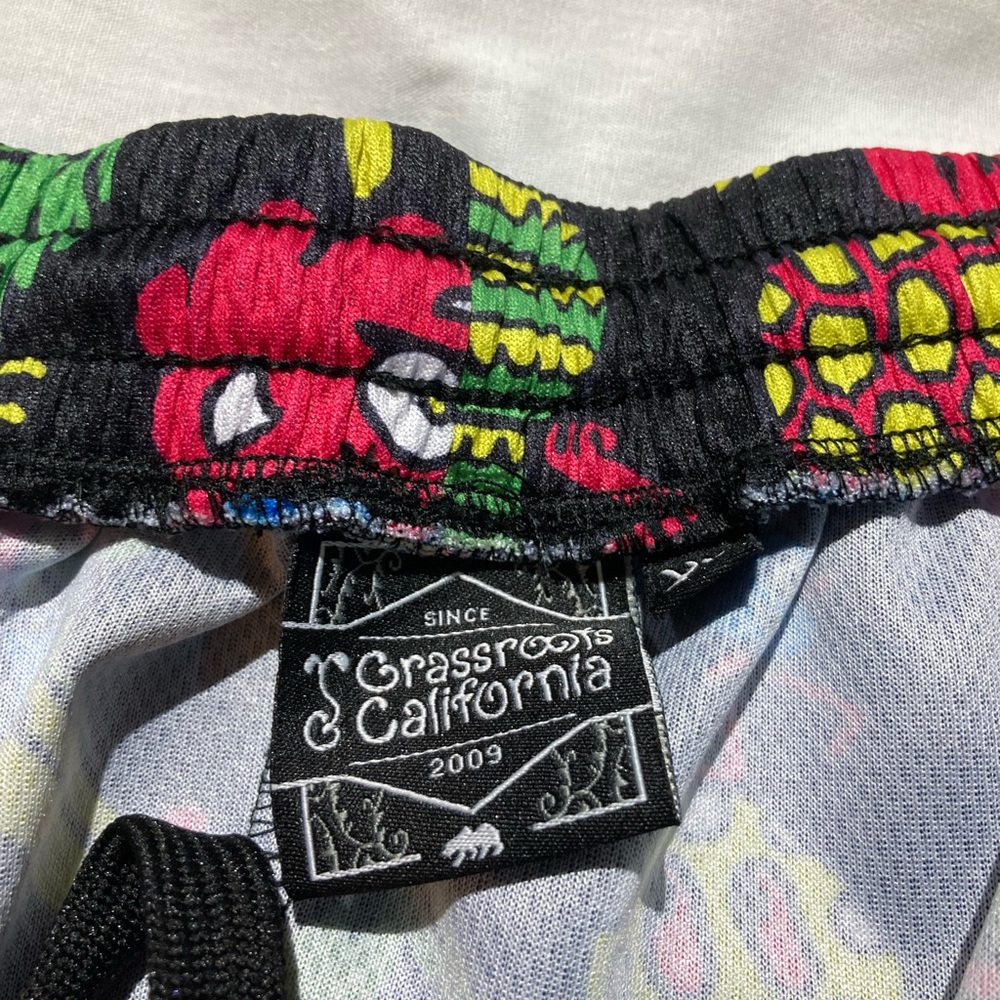 Killer Acid X Grassroots California Shorts, Men’s size XL - Picture 2 of 7